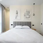Luxury Nest Center Apartment *