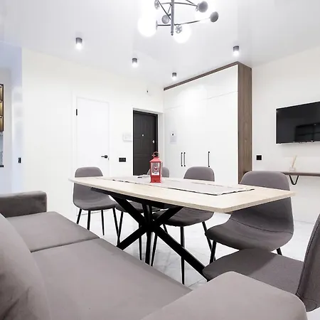 Lägenhet Luxury Nest Center