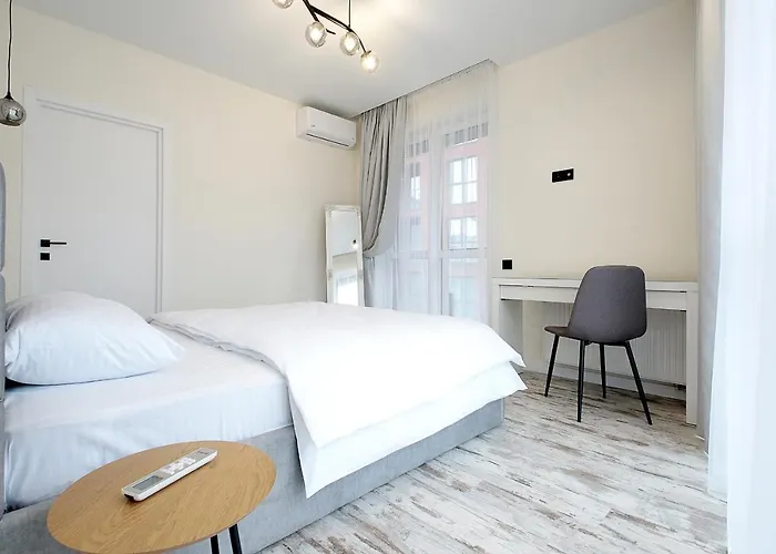 Luxury Nest Center *