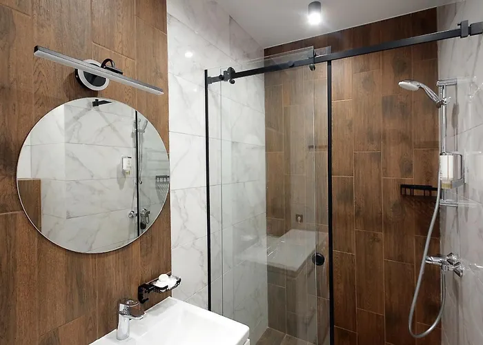 Luxury Nest Center *