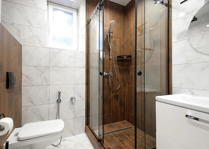 Luxury Nest Center *